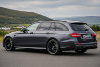 واگن مرسدس-AMG E53 ثابت می‌کونه که برای دیوانه‌وار سریع بودن، به موتور V-8 نیاز نداری